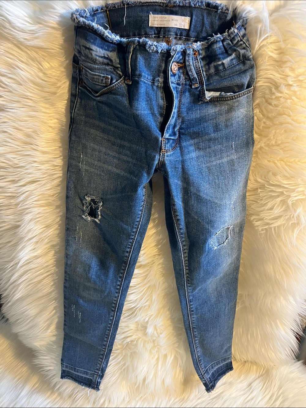 Zara Kids Girls Frayed Waist Distressed Skinny Jeans – Medium Wash (Size 9)